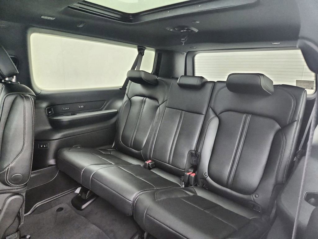 New 2026 Jeep Grand Wagoneer L Limited AWD/4WD image 33