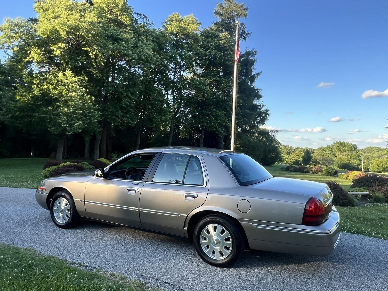 Used 2003 Mercury Grand Marquis LS RWD image 7