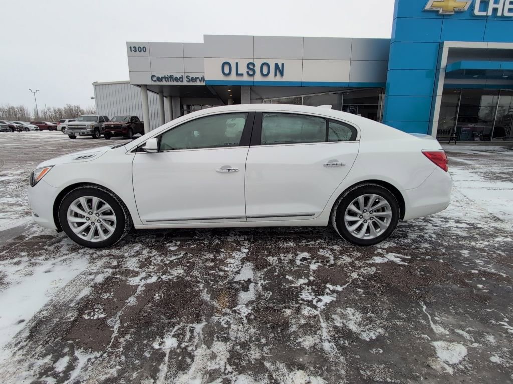 Used 2016 Buick LaCrosse Leather image 2
