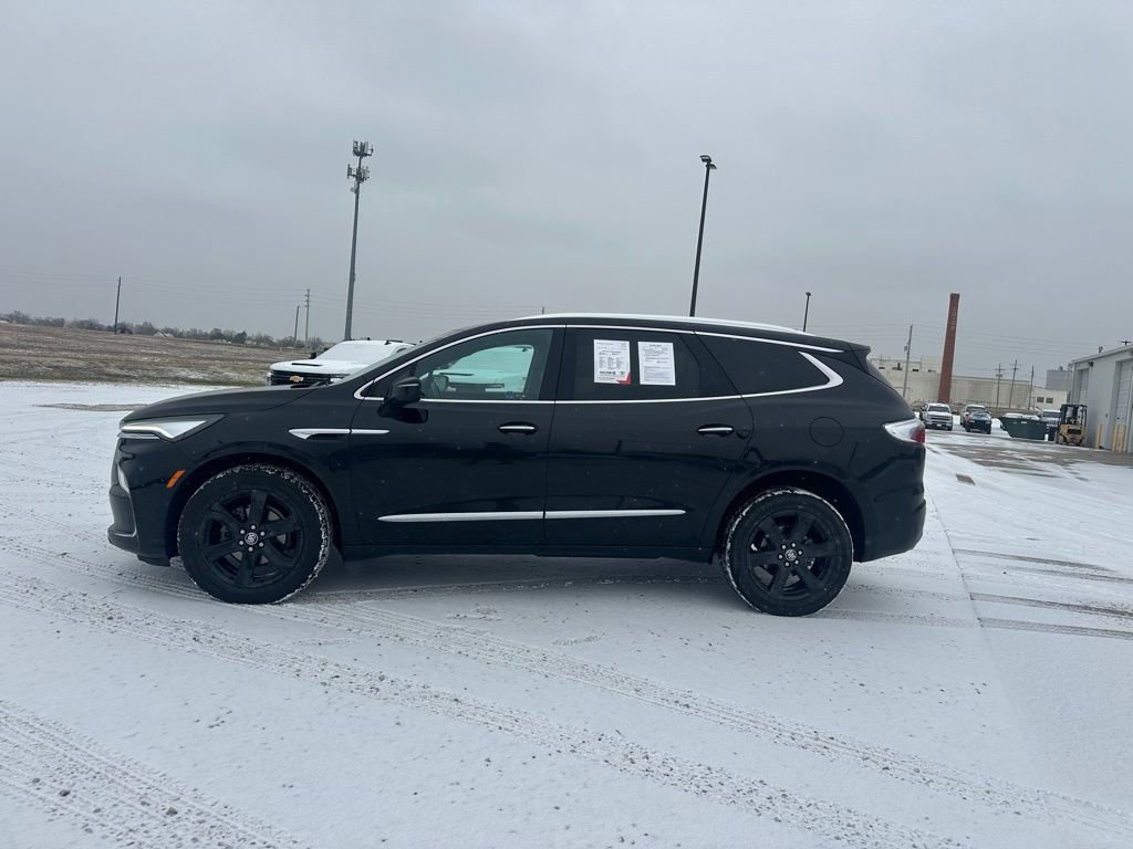 Used 2024 Buick Enclave Essence w/ Sport Touring Edition image 7