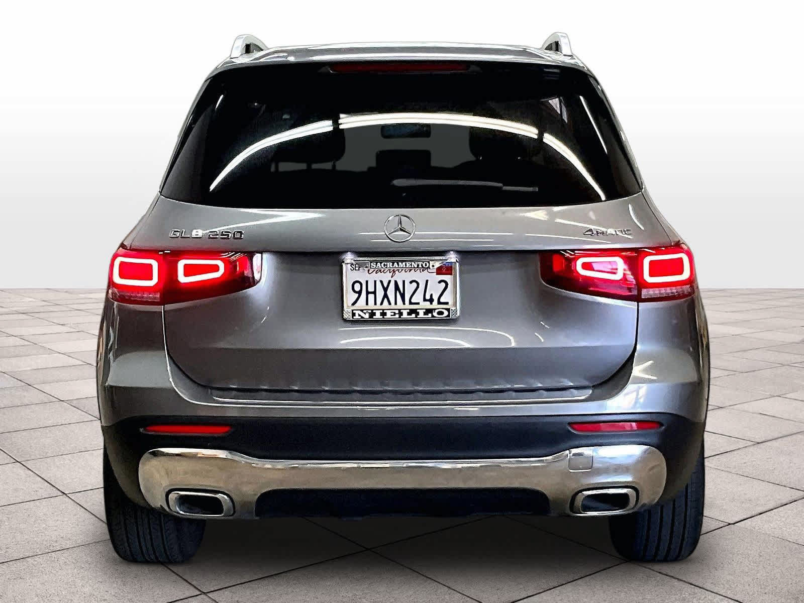 Used 2023 Mercedes-Benz GLB 250 4MATIC image 7