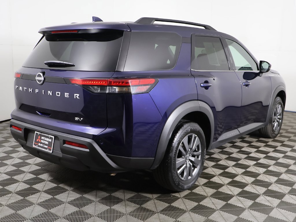 Used 2024 Nissan Pathfinder SV image 10