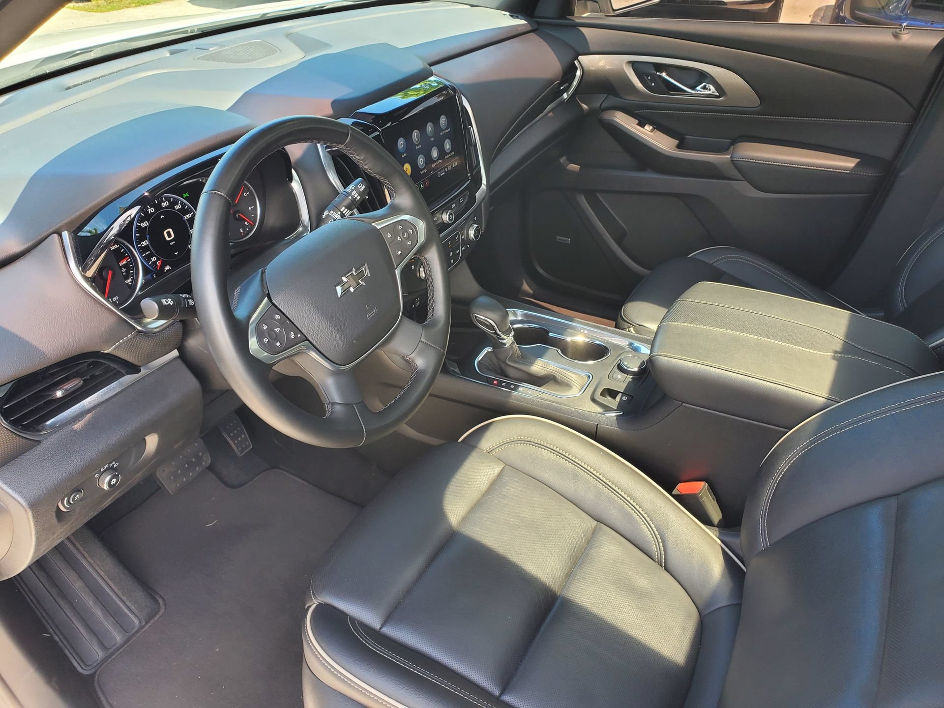 Used 2023 Chevrolet Traverse Premier w/ Redline Edition FWD image 20