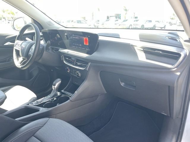 Certified 2025 Buick Encore GX Preferred AWD/4WD image 27