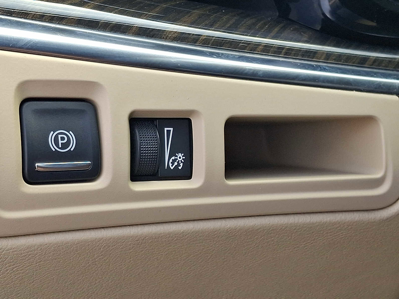 Used 2017 Cadillac XT5 FWD image 24