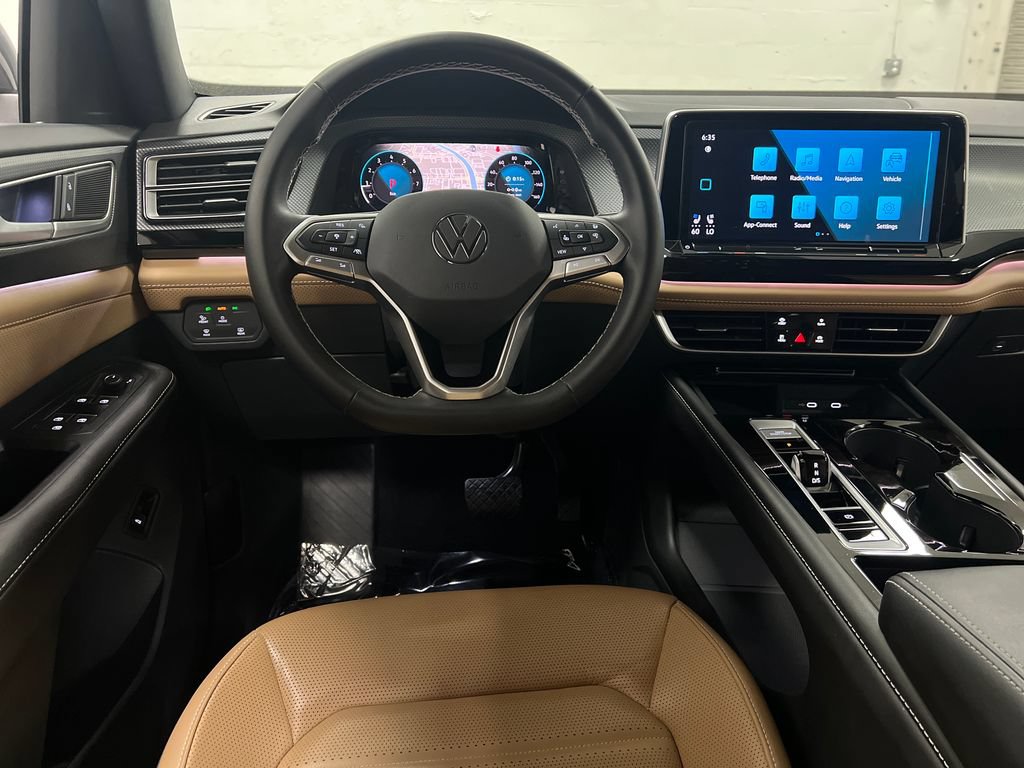 Used 2024 Volkswagen Atlas Cross Sport SEL AWD/4WD image 16