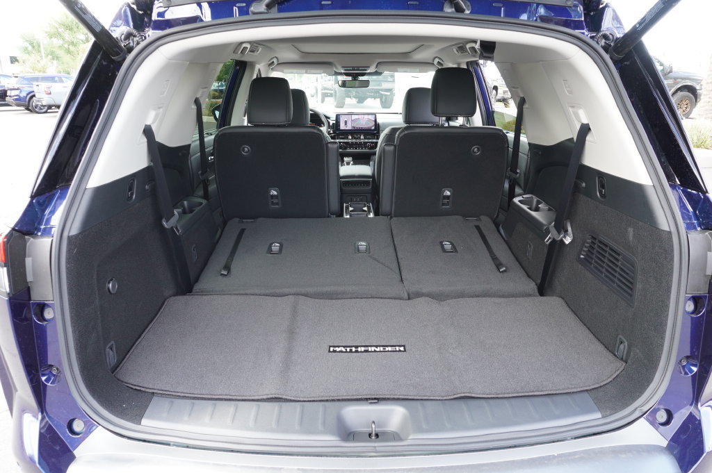 New 2026 Nissan Pathfinder SL w/ SL Premium Package AWD/4WD image 8