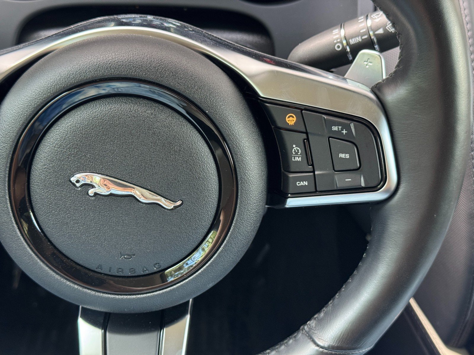 Used 2019 Jaguar F-TYPE R-Dynamic RWD image 24