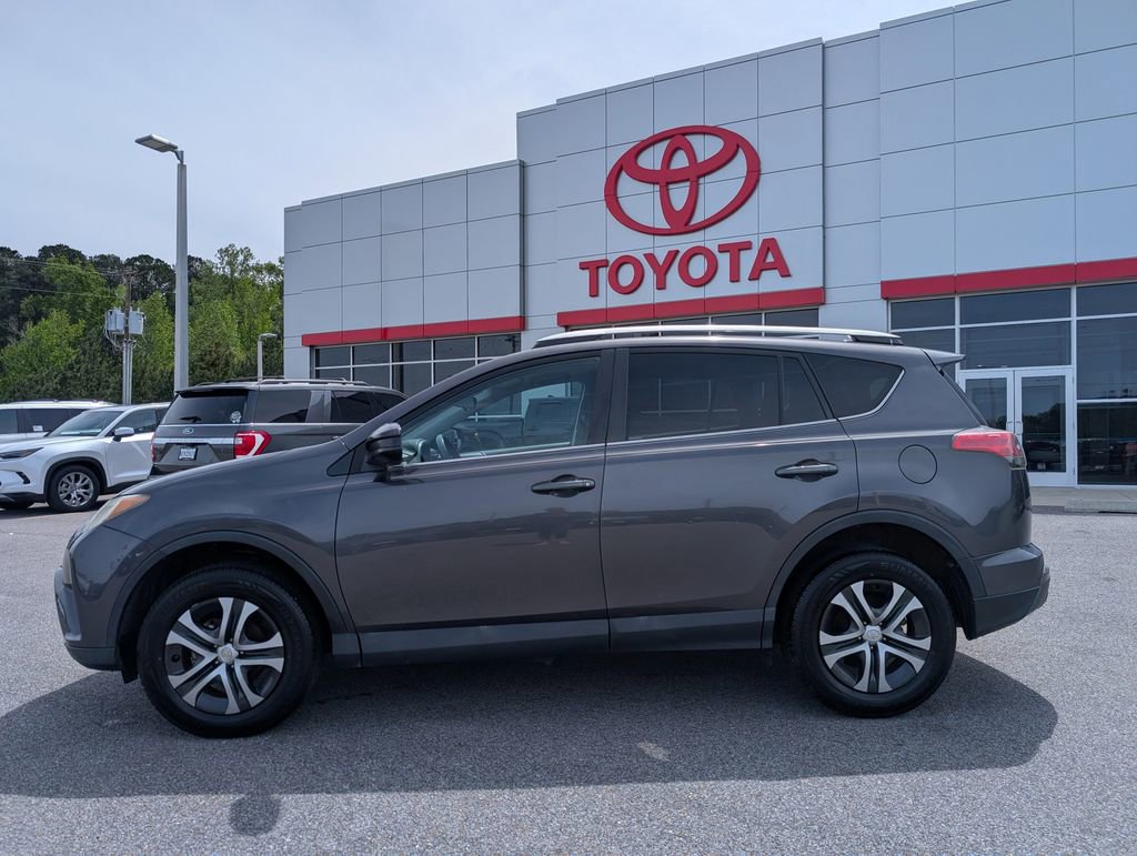 Used 2016 Toyota RAV4 LE image 2