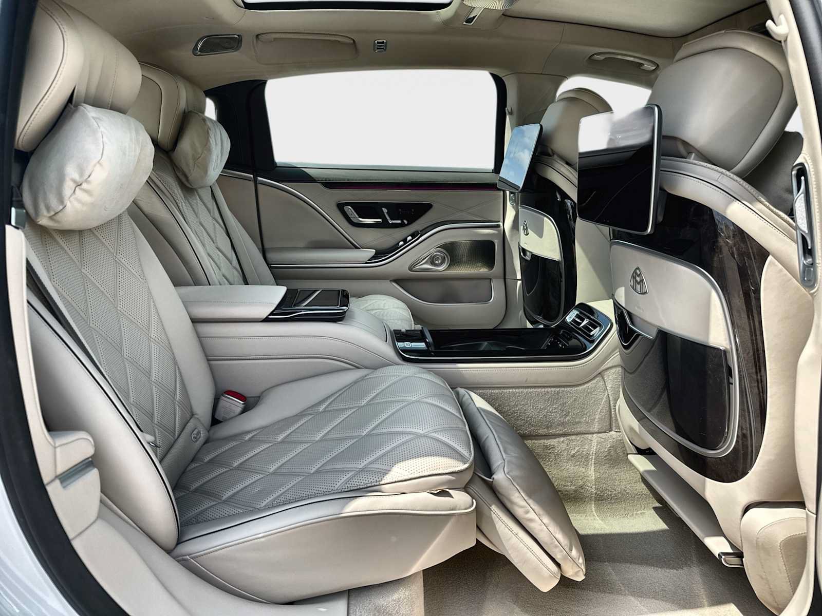 Used 2024 Mercedes-Benz Maybach S 680 4MATIC image 19