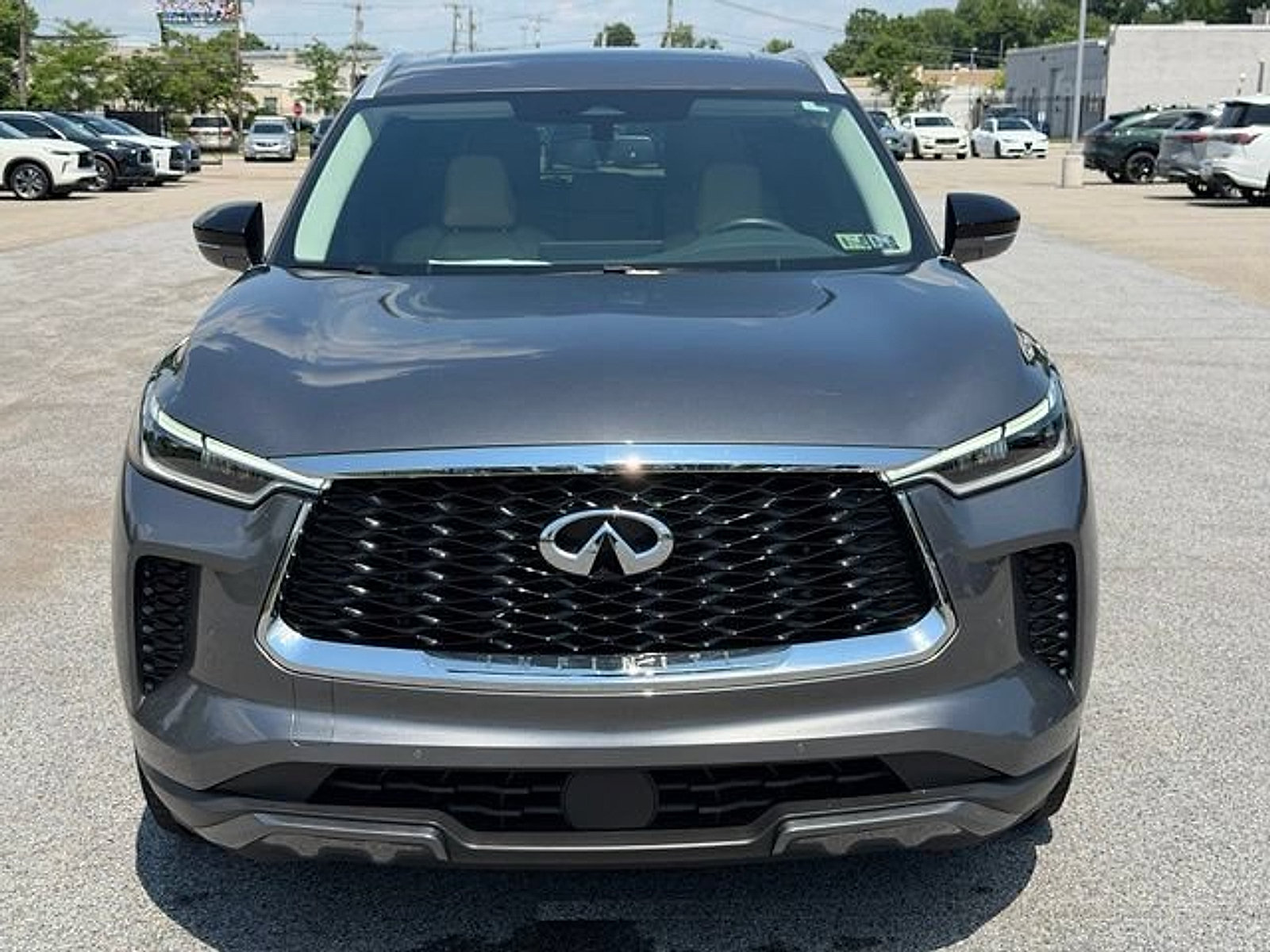 Used 2022 INFINITI QX60 Luxe w/ Cargo Package AWD/4WD image 2
