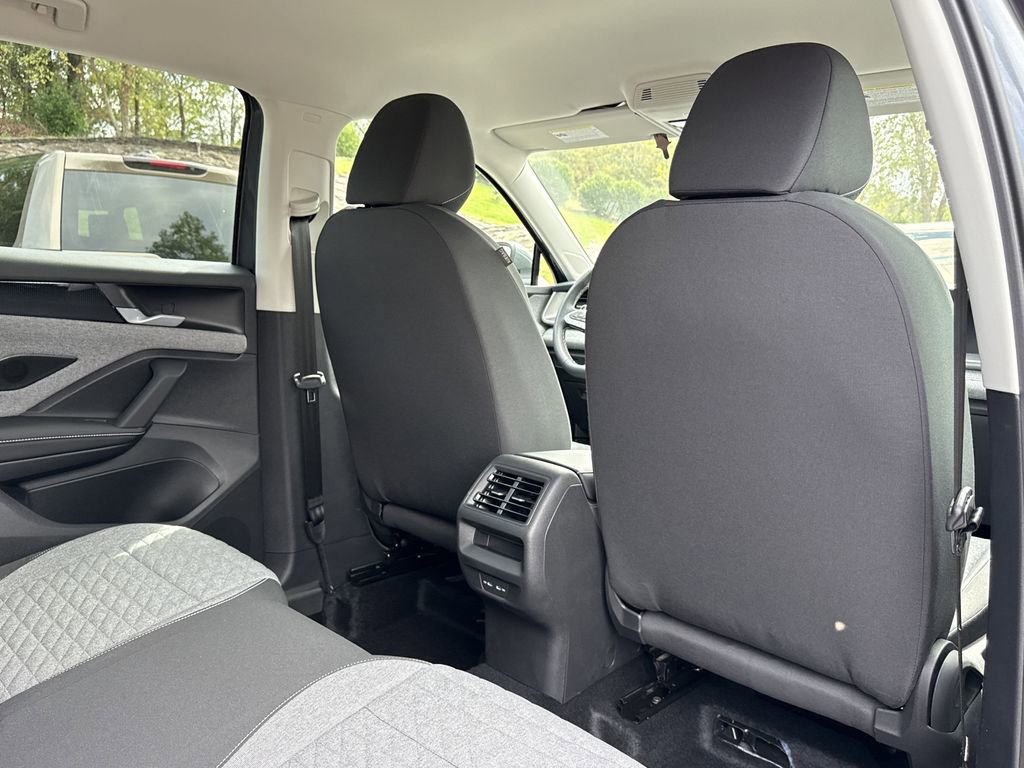 New 2025 Volkswagen Tiguan S image 18