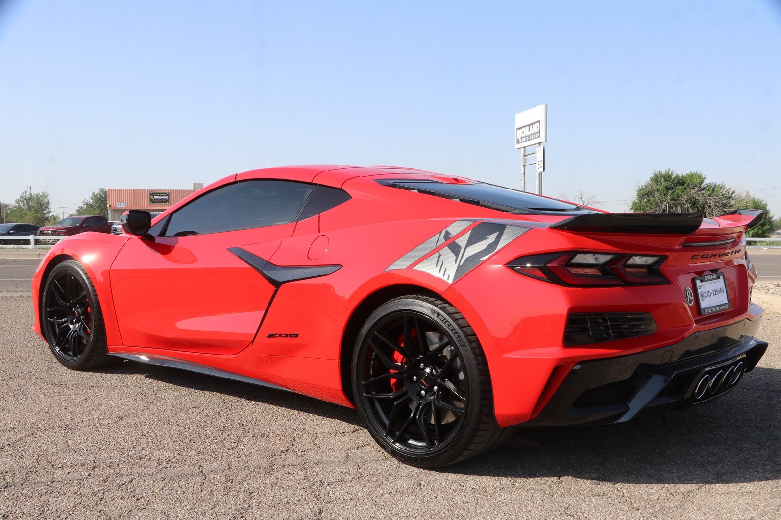 Used 2025 Chevrolet Corvette Z06 RWD image 5