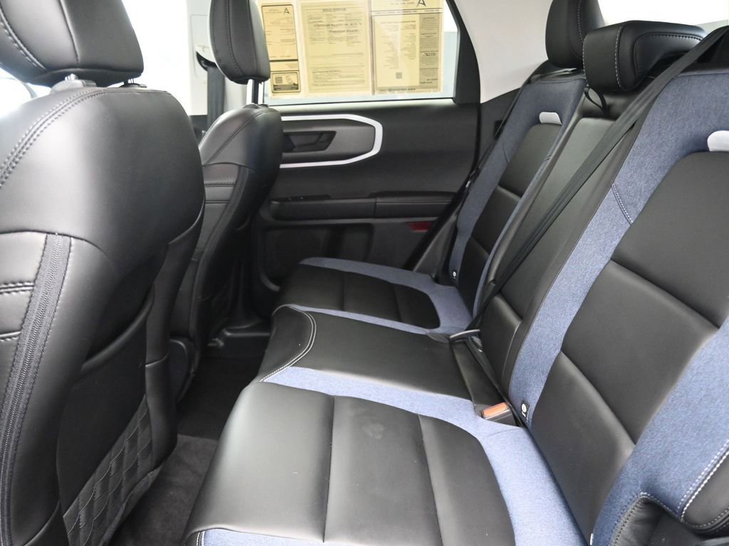 Used 2025 Ford Bronco Sport Outer Banks image 16