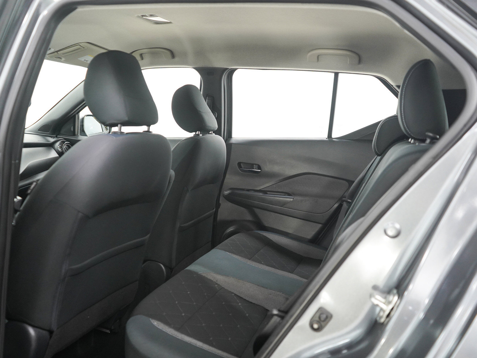 Used 2019 Nissan Kicks SV FWD image 17