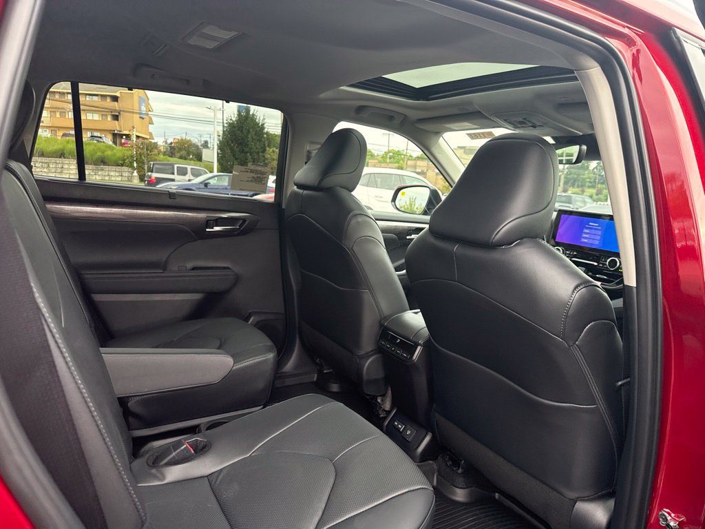 New 2026 Toyota Highlander Limited AWD/4WD image 11