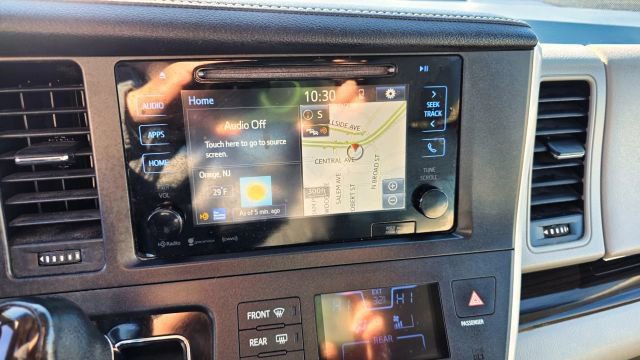 Used 2017 Toyota Sienna XLE Premium w/ Cargo Management Package image 16