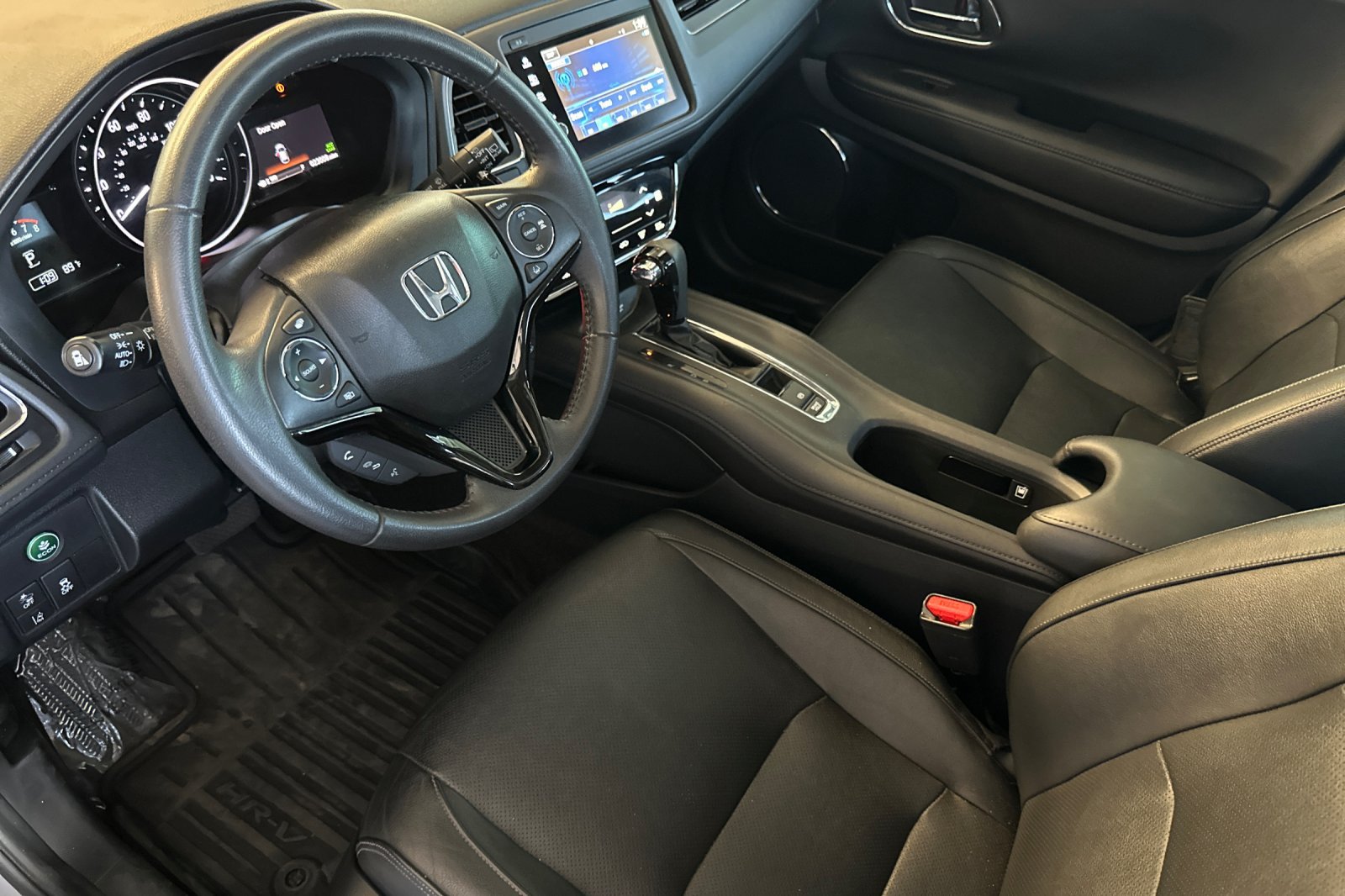 Used 2021 Honda HR-V Touring image 10