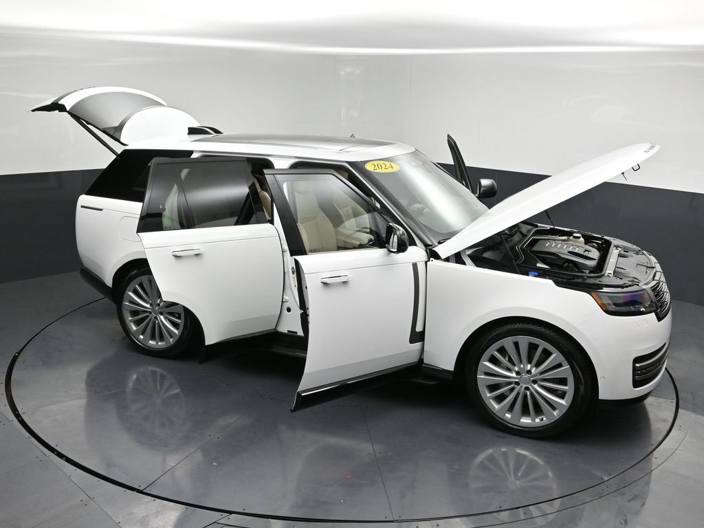 Used 2024 Land Rover Range Rover SE image 34