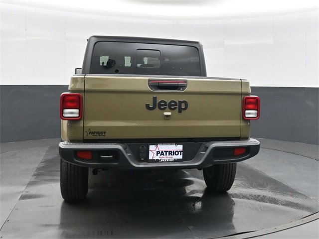 New 2025 Jeep Gladiator Sport image 5