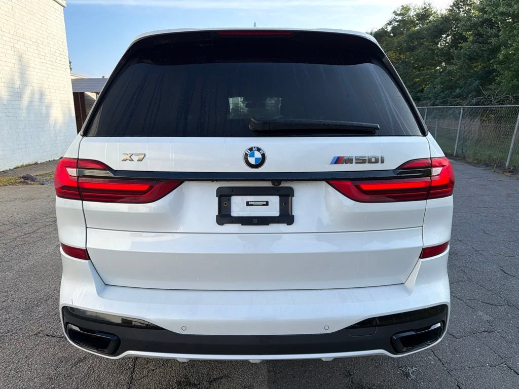 Used 2022 BMW X7 M50i AWD/4WD image 3