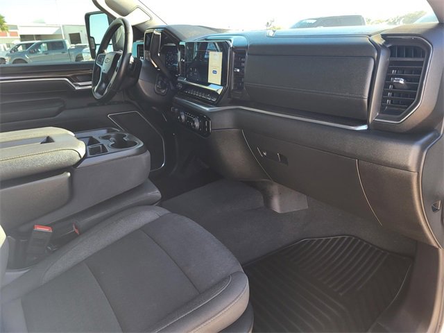 Used 2025 Chevrolet Silverado 2500 LT image 25
