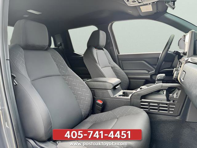 Used 2025 Toyota Tacoma SR5 AWD/4WD image 18