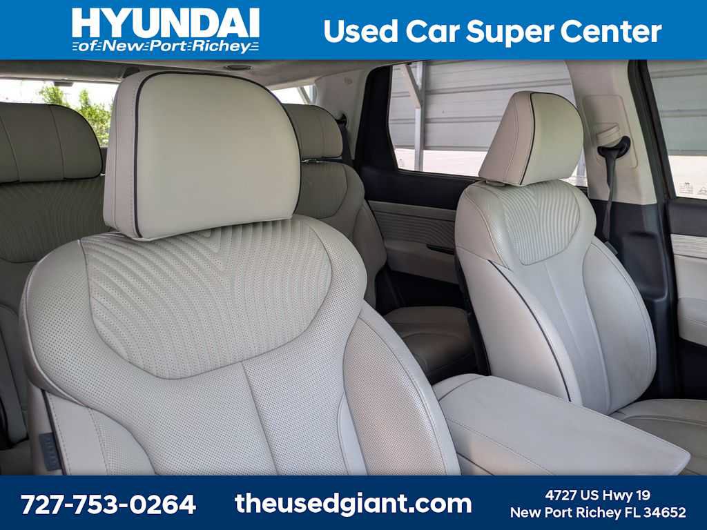 Used 2023 Hyundai Palisade Calligraphy FWD image 6