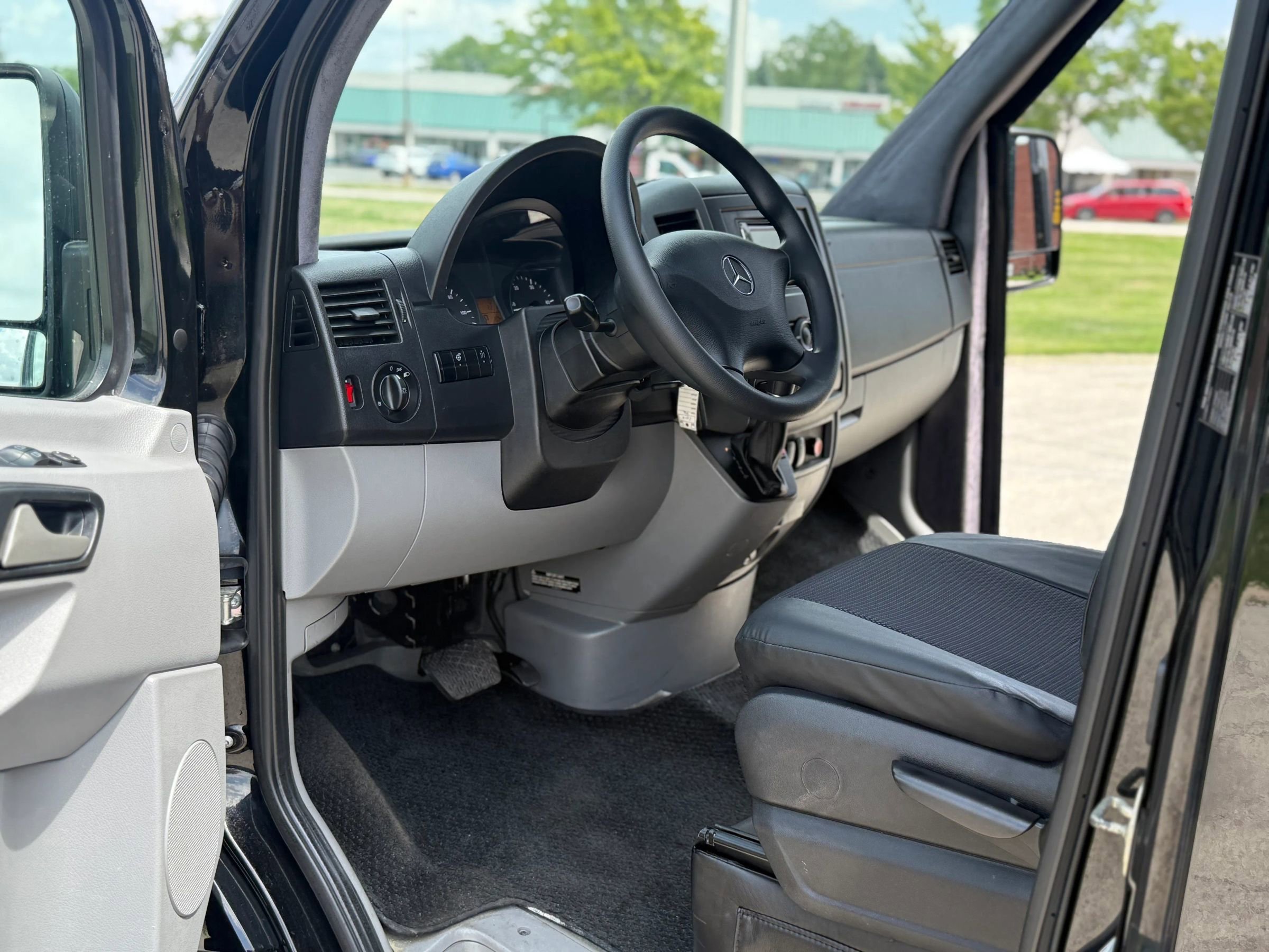 Used 2015 Mercedes-Benz Sprinter 3500 w/ Window Fleet Package image 15