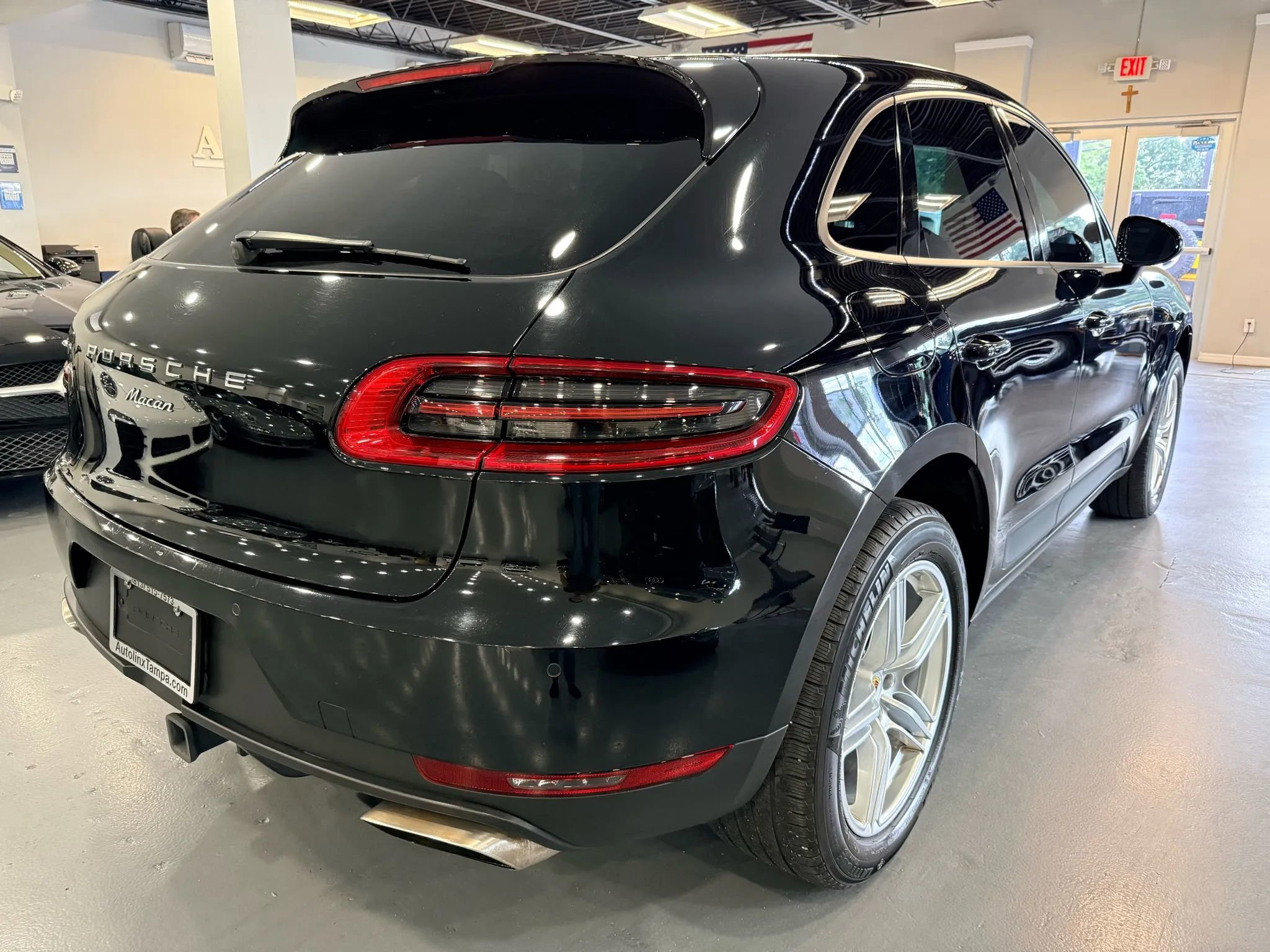 Used 2018 Porsche Macan Sport Edition image 8