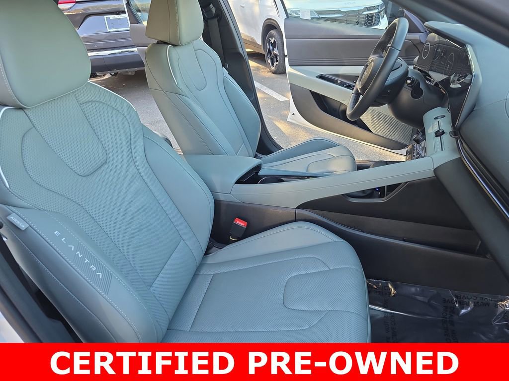 Used 2025 Hyundai Elantra Limited image 10