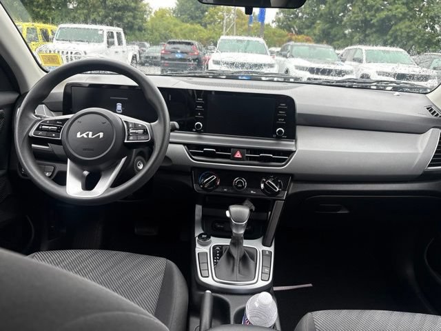 Used 2024 Kia Seltos LX AWD/4WD image 9