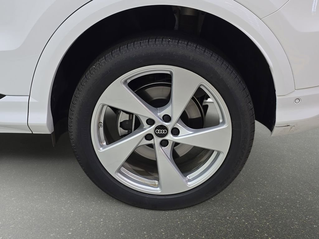 Certified 2025 Audi Q5 Premium w/ Premium Plus AWD/4WD image 34