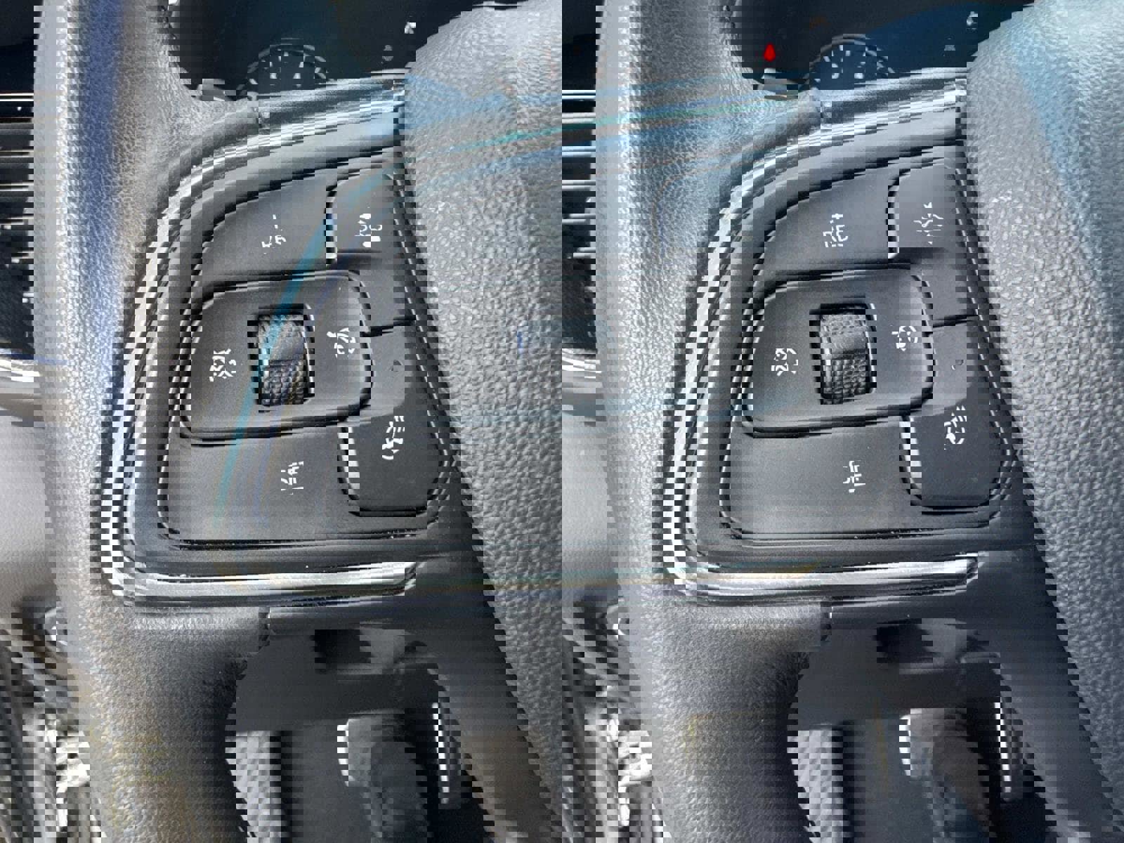 Used 2023 Buick Envision Preferred w/ Sport Touring Package image 16