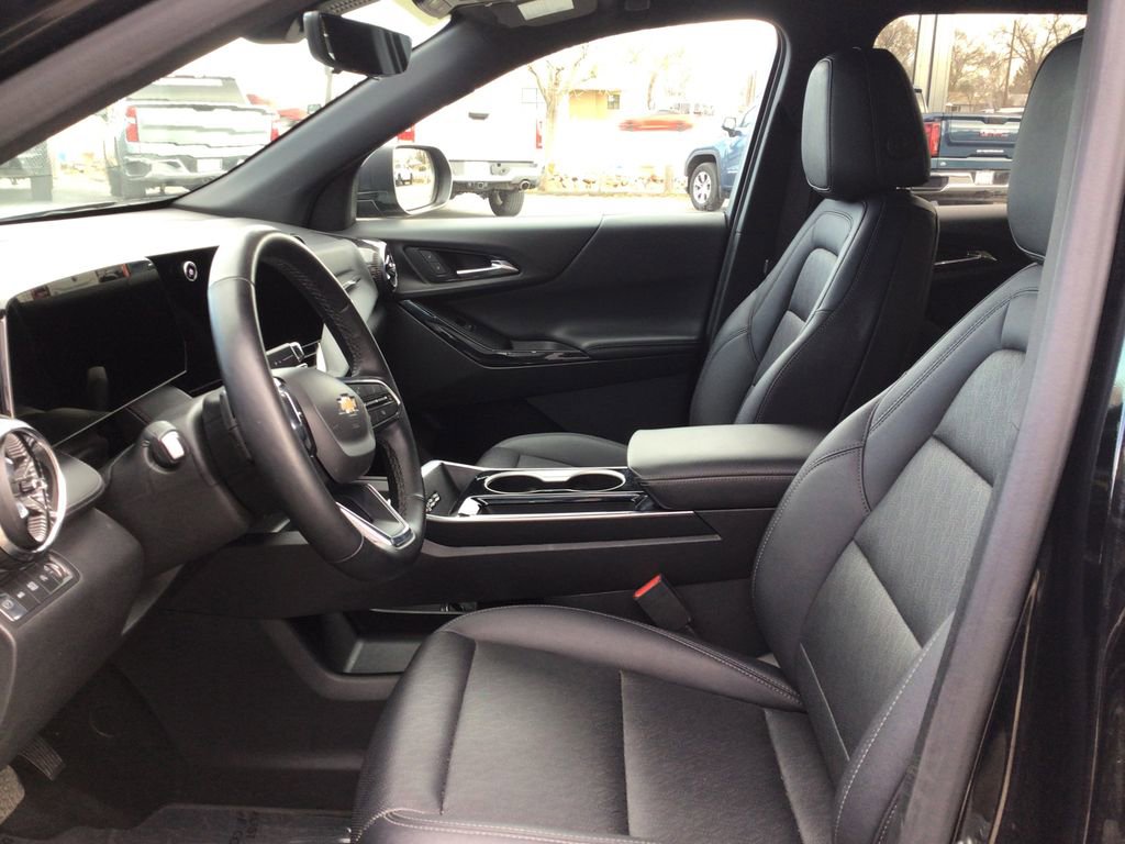 Used 2025 Chevrolet Equinox LT w/ Convenience Package II image 10