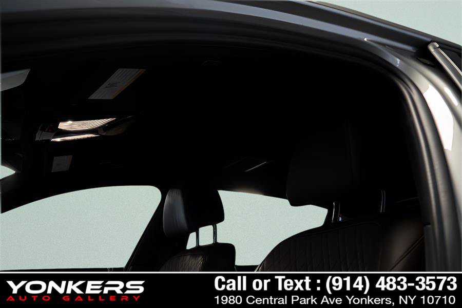 Used 2020 BMW 740i w/ M Sport Package RWD image 54