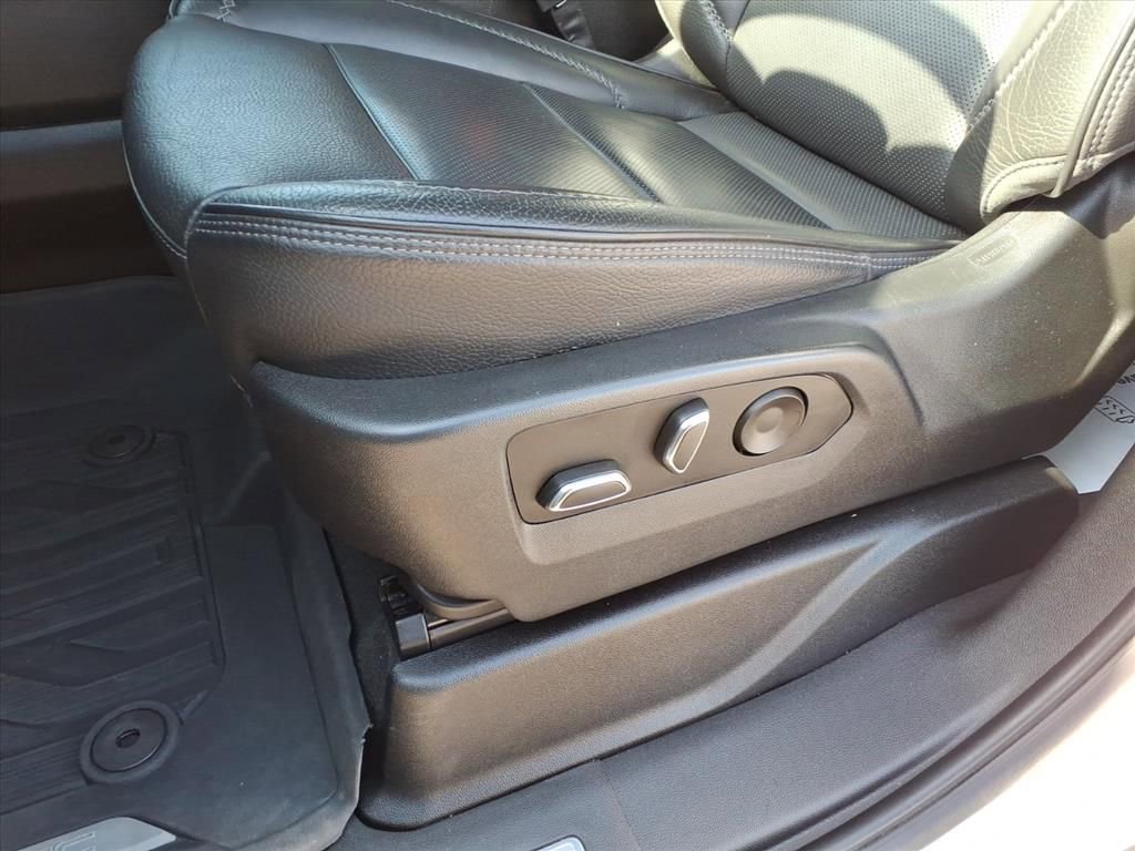 Used 2023 GMC Yukon Denali AWD/4WD image 19