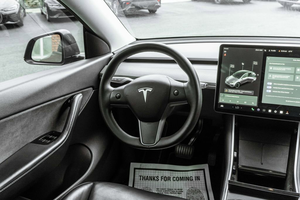 Used 2020 Tesla Model Y Long Range image 12