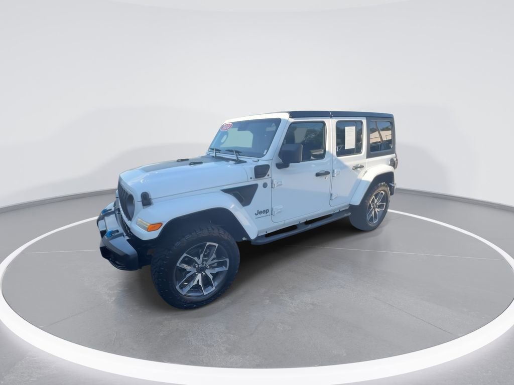 Used 2024 Jeep Wrangler Unlimited w/ Convenience Group AWD/4WD image 4
