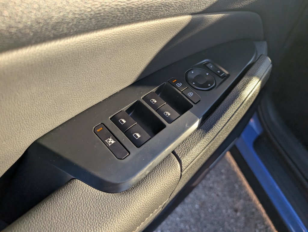 New 2026 Kia Sportage EX FWD image 12