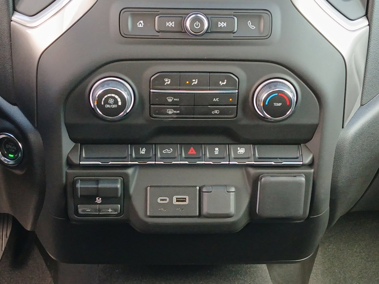 New 2022 Chevrolet Traverse LT w/ LT Premium Package image 12