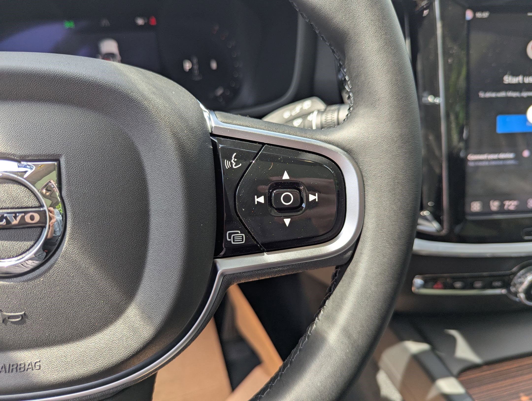 New 2026 Volvo V60 B5 Cross Country Plus w/ Protection Package Premier image 12