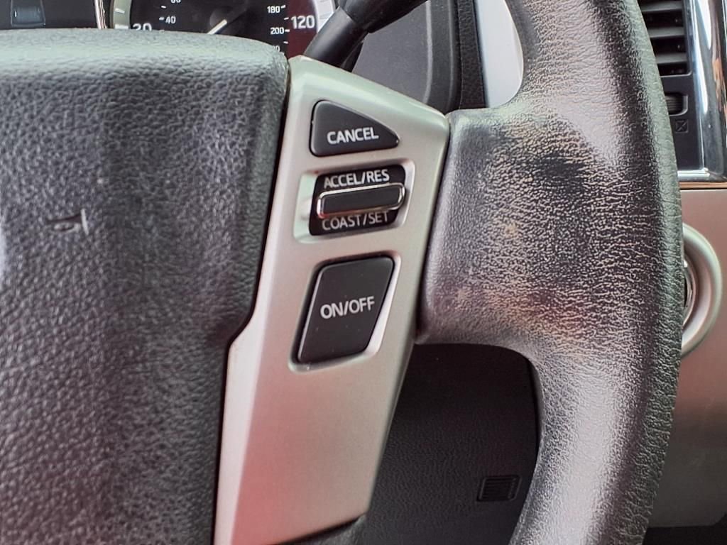 Used 2017 Nissan Titan SV image 23