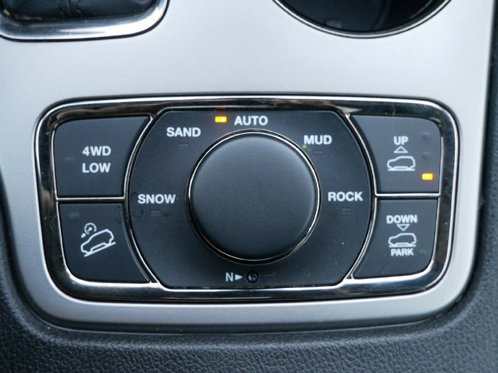 Used 2020 Jeep Grand Cherokee High Altitude AWD/4WD image 25