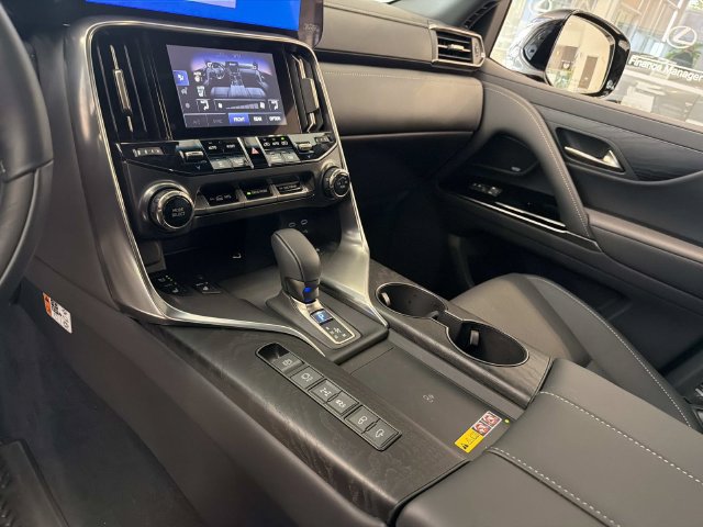 Certified 2026 Lexus LX 700h Luxury w/ Appearance Package AWD/4WD image 23