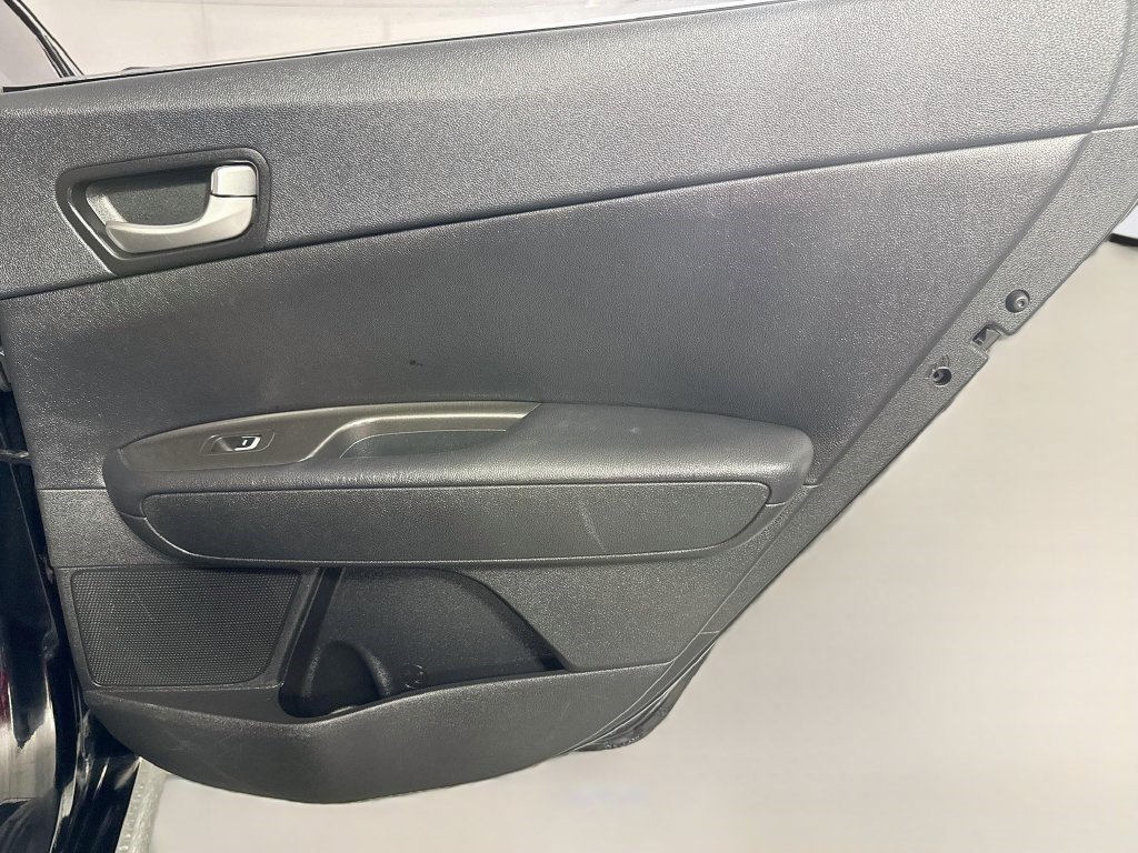 Used 2018 Kia Optima LX w/ 17" Alloy Wheels Package FWD image 26
