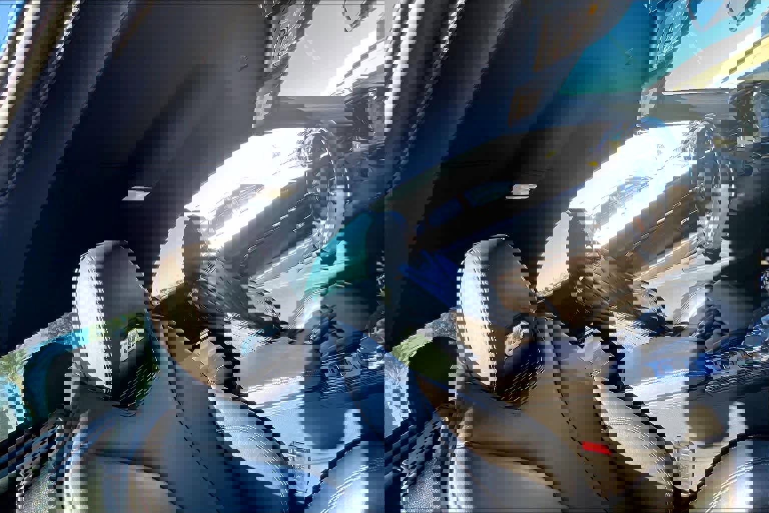 Used 2017 BMW M4 Convertible image 24