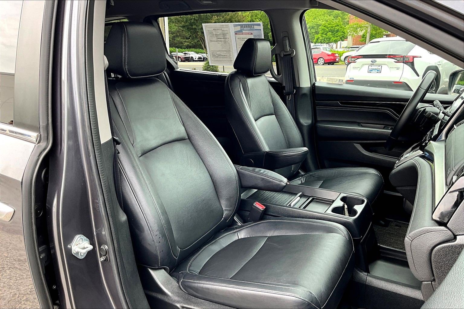 Used 2023 Honda Odyssey Touring image 7