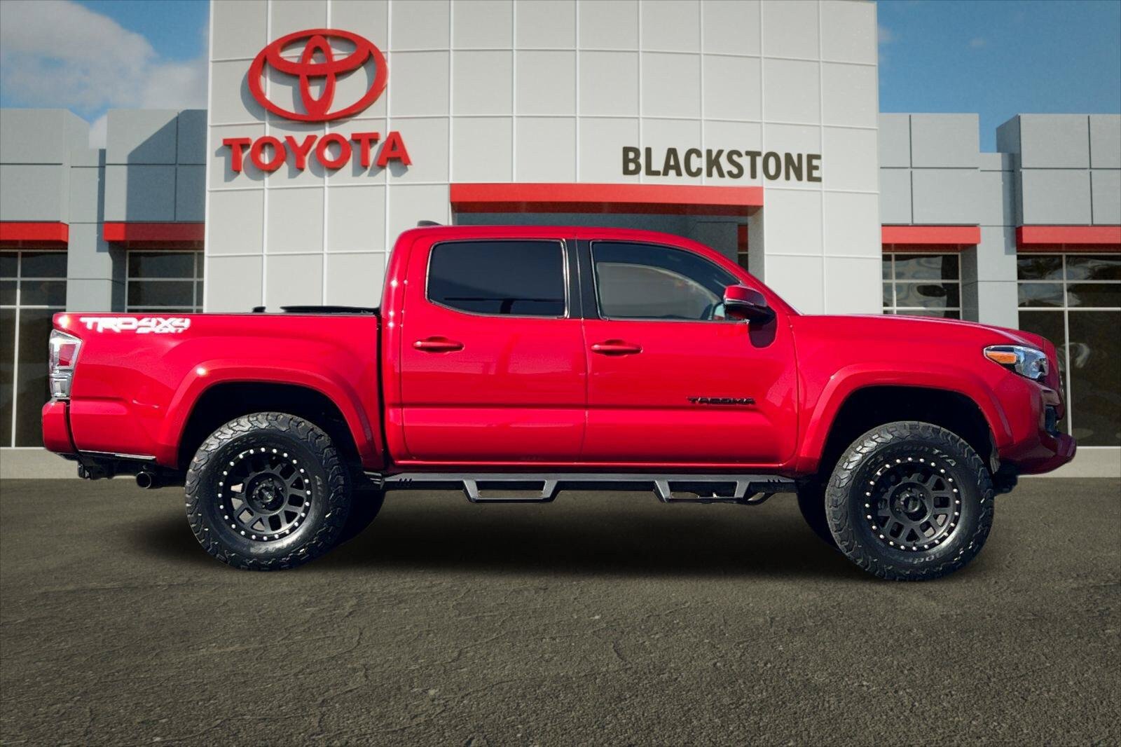 Used 2022 Toyota Tacoma 4x4 Double Cab image 2