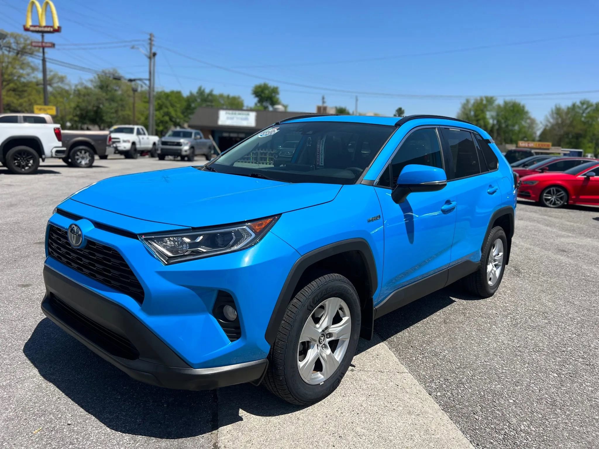 Used 2020 Toyota RAV4 XLE w/ Convenience Package image 3